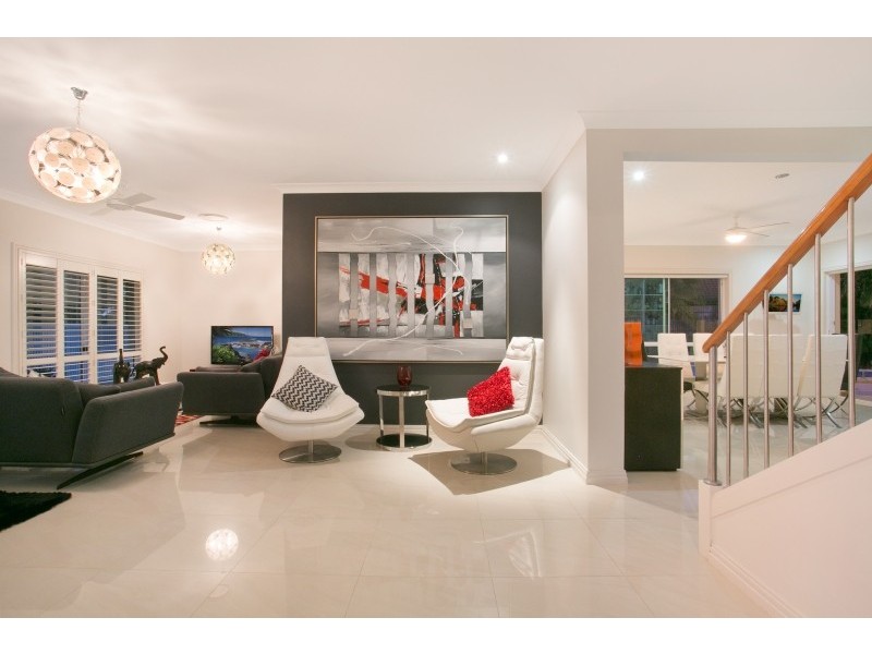 5 Tyrone Avenue, Sorrento QLD 4217