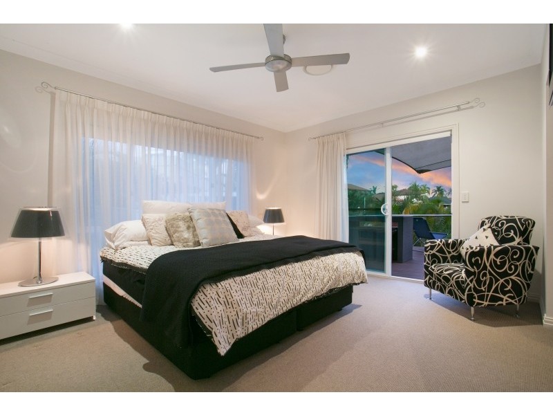 5 Tyrone Avenue, Sorrento QLD 4217