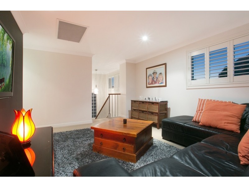 5 Tyrone Avenue, Sorrento QLD 4217