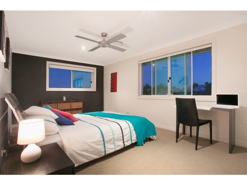 5 Tyrone Avenue, Sorrento QLD 4217