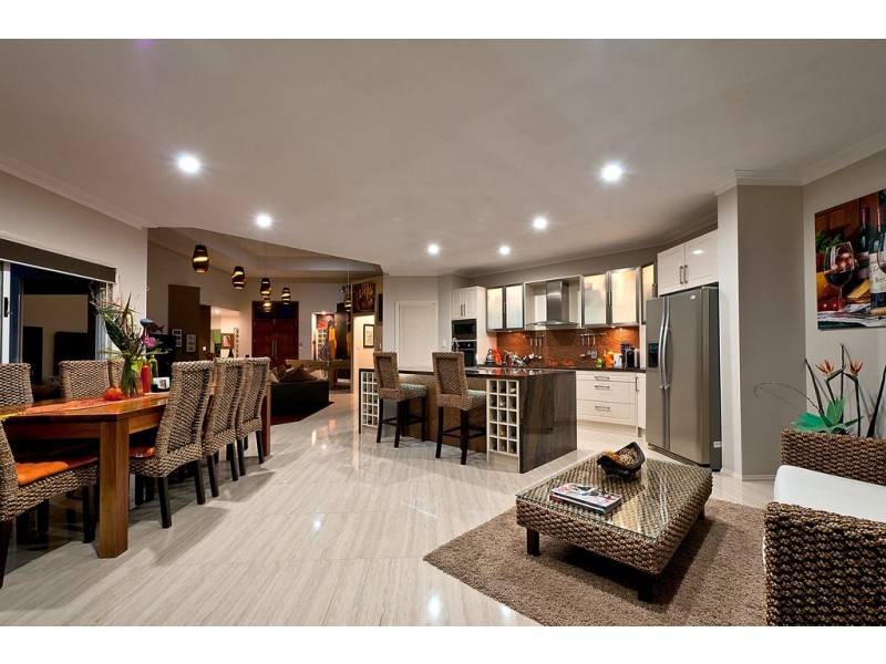 365 Rio Vista Boulevard, Mermaid Waters QLD 4218