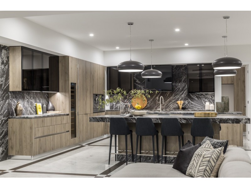 31 Southern Cross Drive, CRONIN ISLAND, Surfers Paradise QLD 4217
