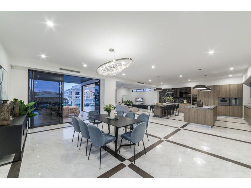 31 Southern Cross Drive, CRONIN ISLAND, Surfers Paradise QLD 4217