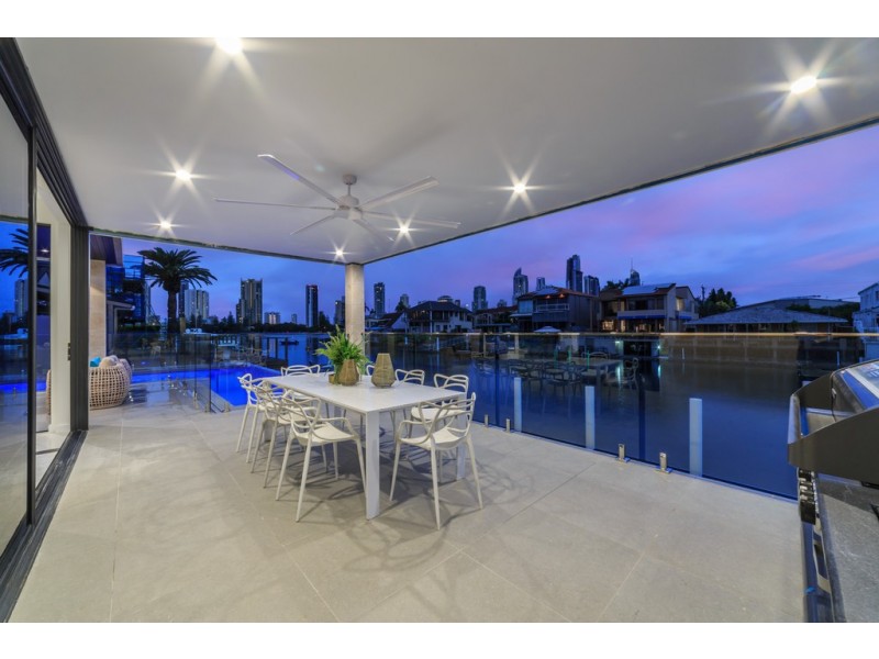 31 Southern Cross Drive, CRONIN ISLAND, Surfers Paradise QLD 4217