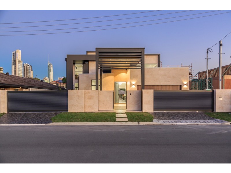 31 Southern Cross Drive, CRONIN ISLAND, Surfers Paradise QLD 4217