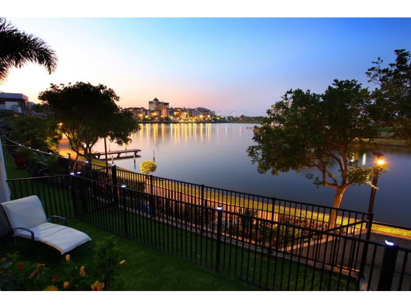 3/5019 Emerald Island Drive, Carrara QLD 4211