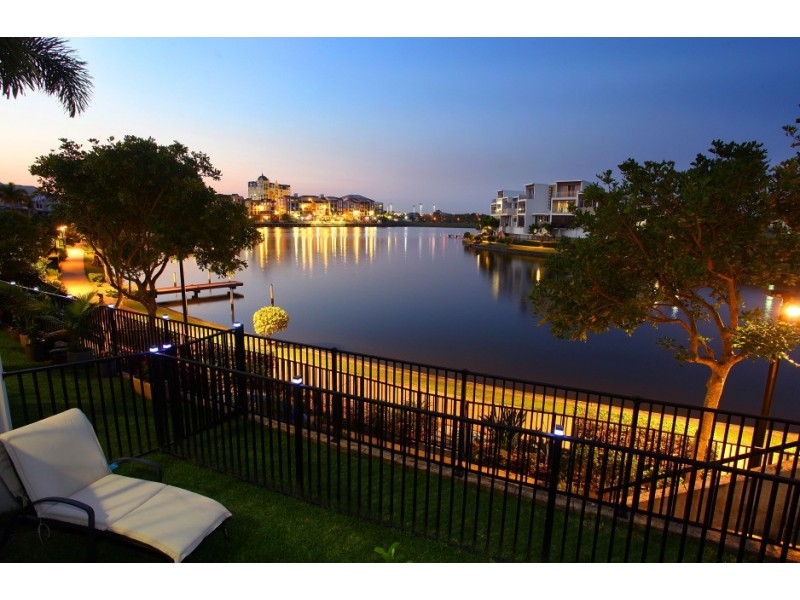 3/5019 Emerald Island Drive, Carrara QLD 4211