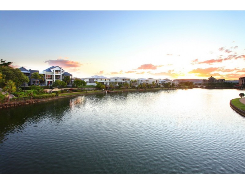 3/5019 Emerald Island Drive, Carrara QLD 4211