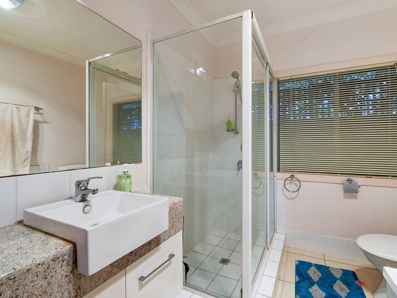 49 Amalfi Drive, Isle Of Capri QLD 4217