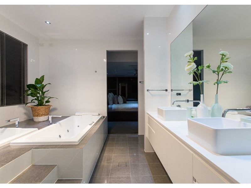 44-46 Quayside Drive, Helensvale QLD 4212