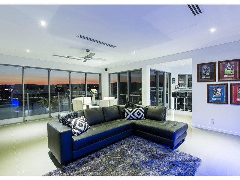 44-46 Quayside Drive, Helensvale QLD 4212