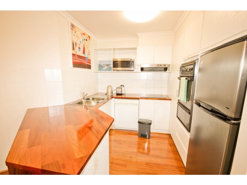 36/11 Breaker St, Main Beach QLD 4217