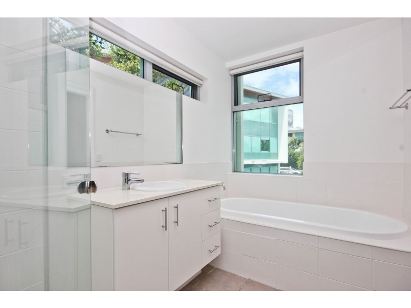 6/6-8 Miami Key, Broadbeach QLD 4218