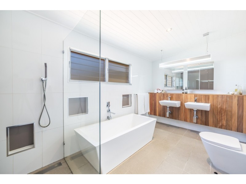 35 Tawarri Crescent, Burleigh Heads QLD 4220