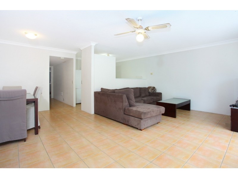 6 ‘Surf Pines’ 156 Surf Parade, Broadbeach QLD 4218