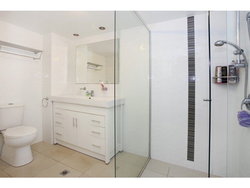 6 ‘Surf Pines’ 156 Surf Parade, Broadbeach QLD 4218