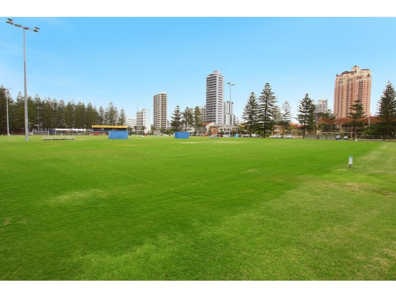 6 ‘Surf Pines’ 156 Surf Parade, Broadbeach QLD 4218