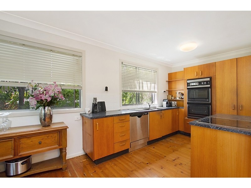 14 Wistaria Avenue, Southport QLD 4215