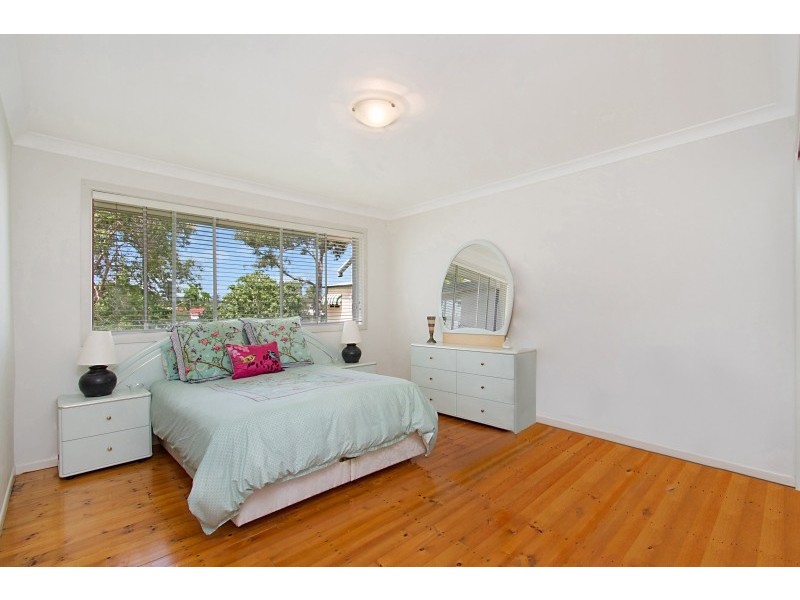 14 Wistaria Avenue, Southport QLD 4215