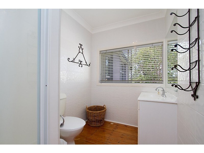 14 Wistaria Avenue, Southport QLD 4215