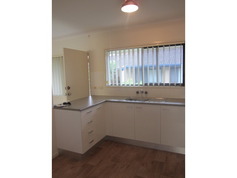 4/39 Chelsea Ave, Broadbeach QLD 4218