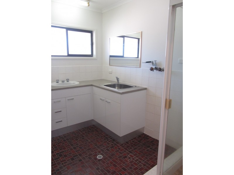 4/39 Chelsea Ave, Broadbeach QLD 4218