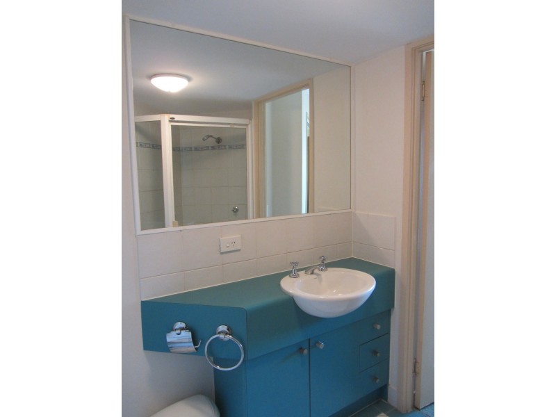 2/2607 Gold Coast Hwy, Broadbeach QLD 4218