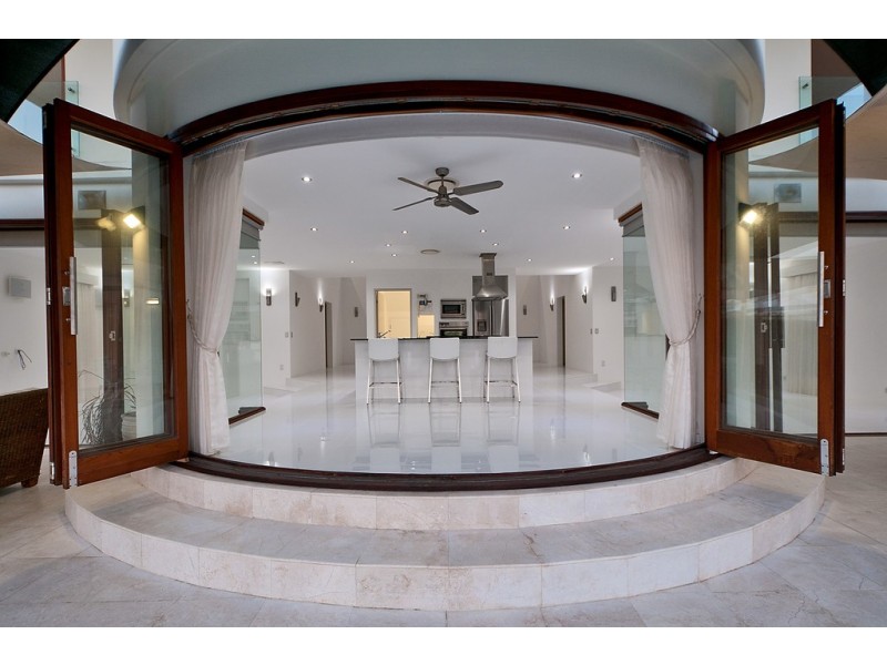 15 Midshipman Court, Surfers Paradise QLD 4217