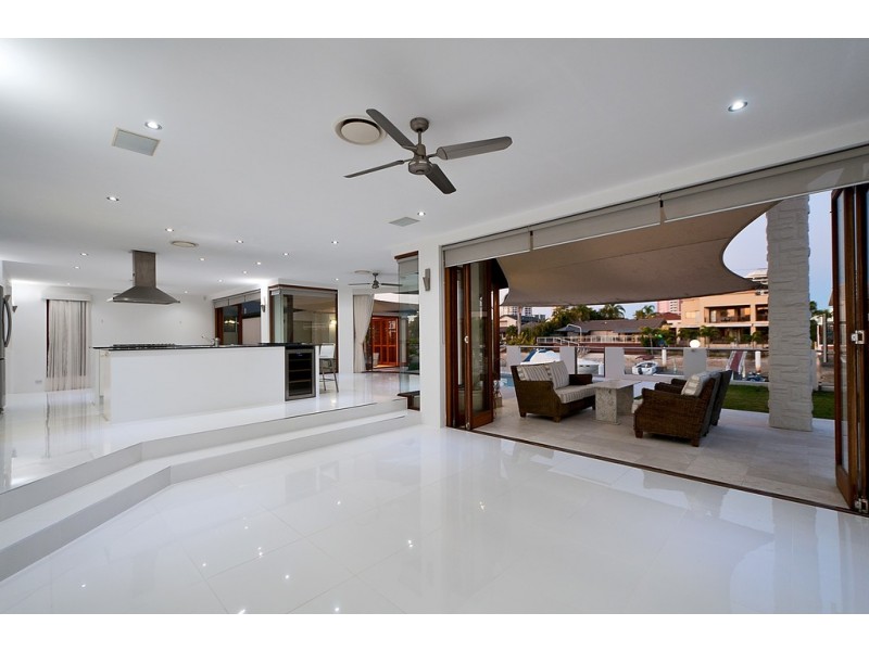 15 Midshipman Court, Surfers Paradise QLD 4217