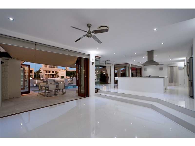 15 Midshipman Court, Surfers Paradise QLD 4217