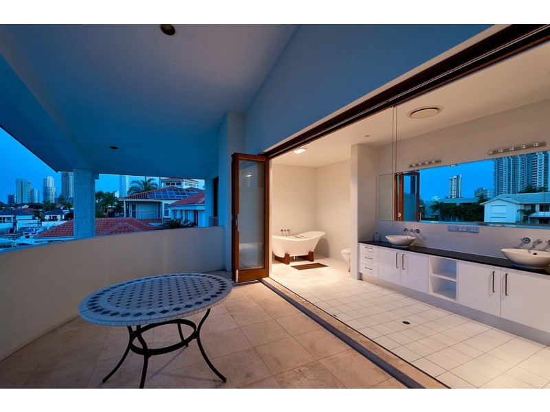 15 Midshipman Court, Surfers Paradise QLD 4217