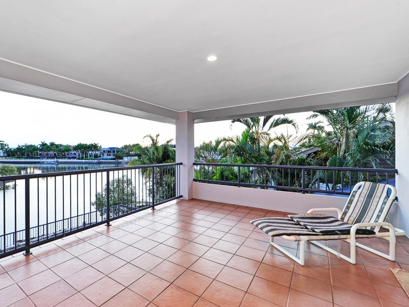 335 Monaco Street, Broadbeach Waters QLD 4218