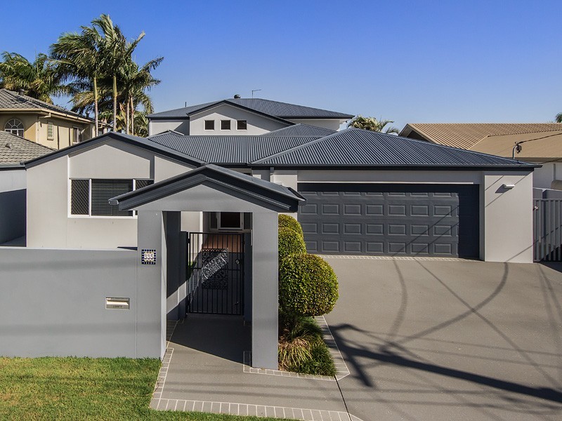 335 Monaco Street, Broadbeach Waters QLD 4218