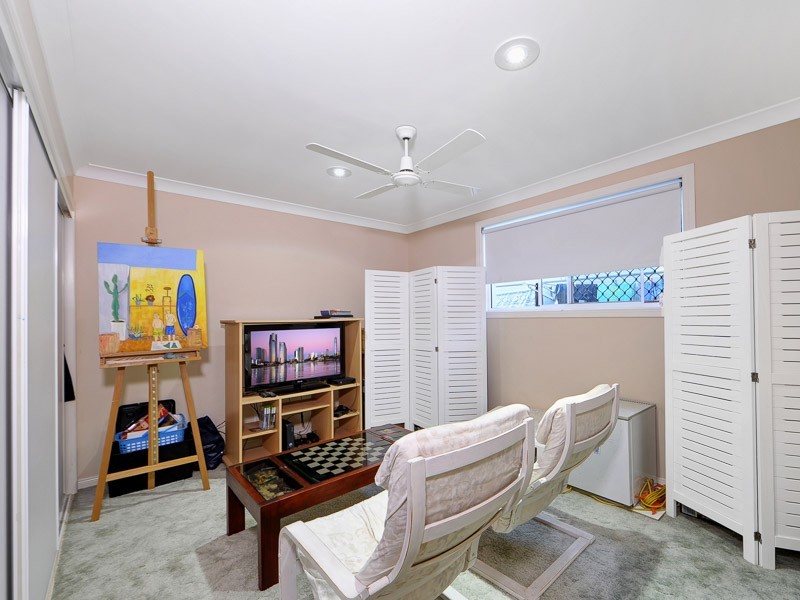 335 Monaco Street, Broadbeach Waters QLD 4218