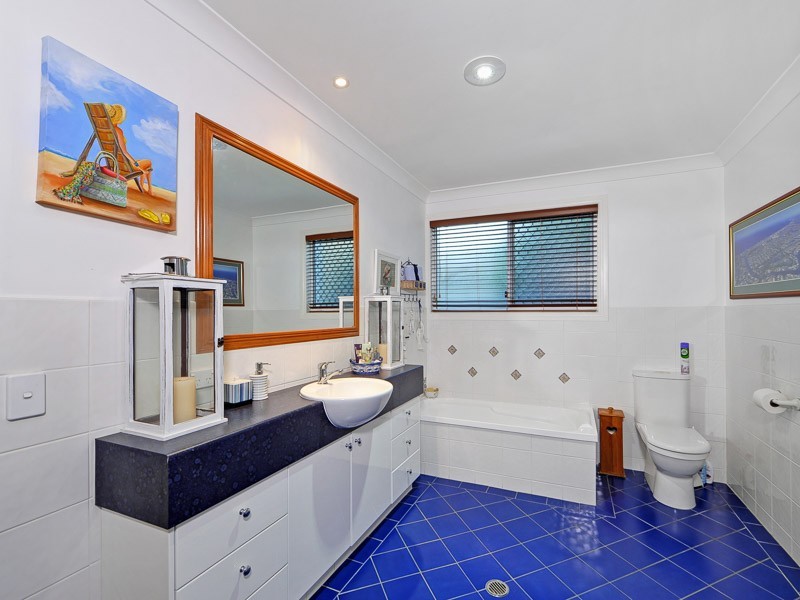 335 Monaco Street, Broadbeach Waters QLD 4218