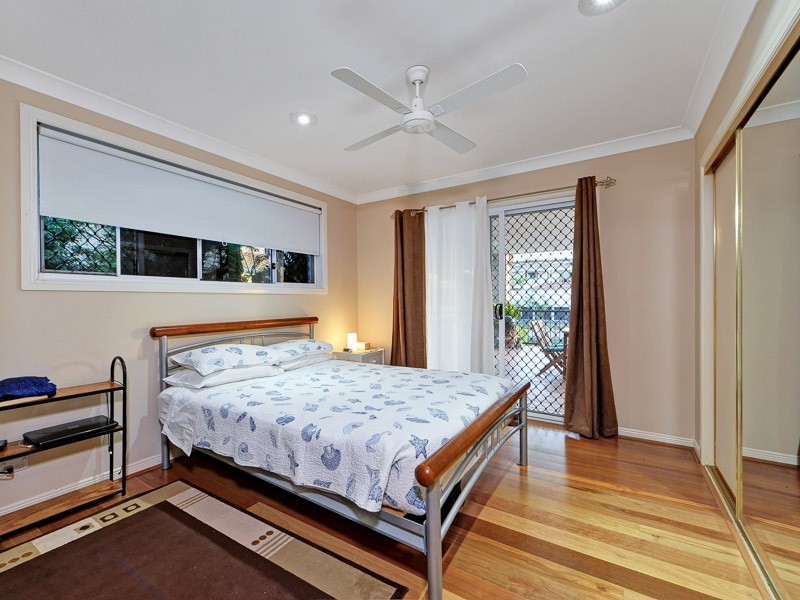 335 Monaco Street, Broadbeach Waters QLD 4218