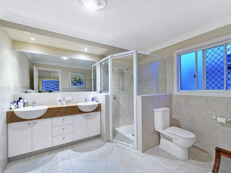 335 Monaco Street, Broadbeach Waters QLD 4218