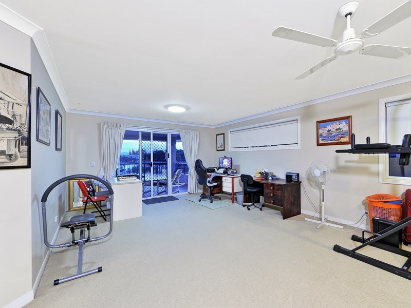 335 Monaco Street, Broadbeach Waters QLD 4218