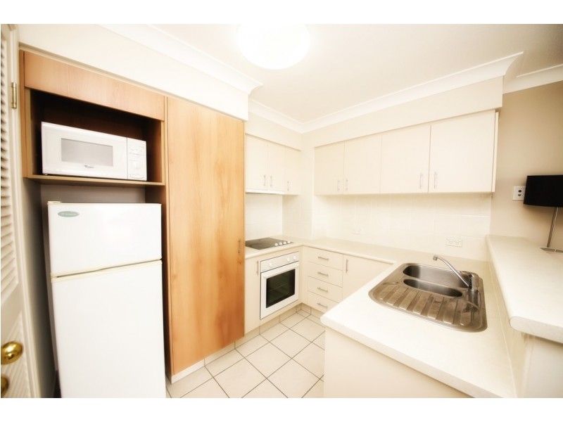3075/2633 Gold Coast Highway, Broadbeach QLD 4218