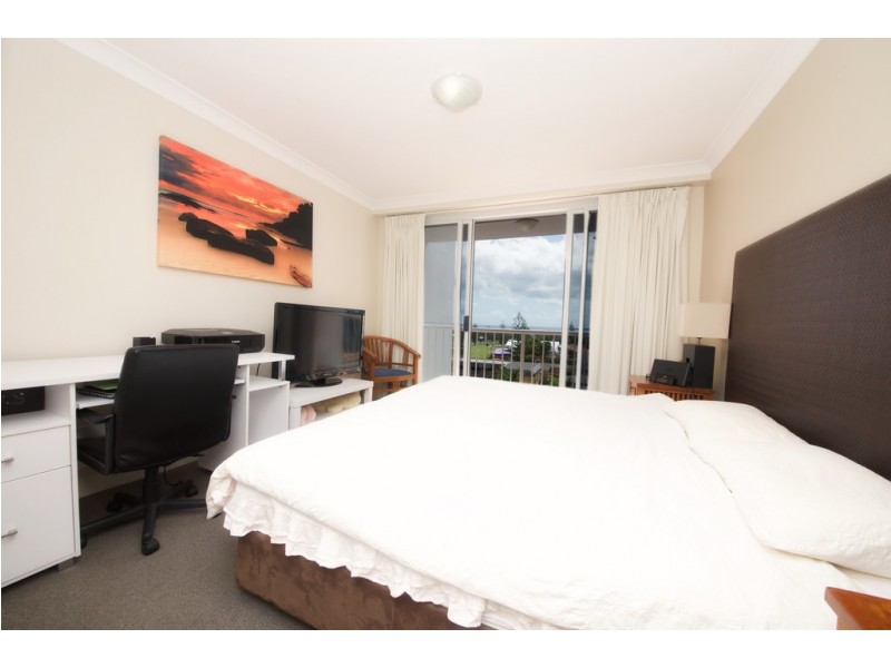3075/2633 Gold Coast Highway, Broadbeach QLD 4218