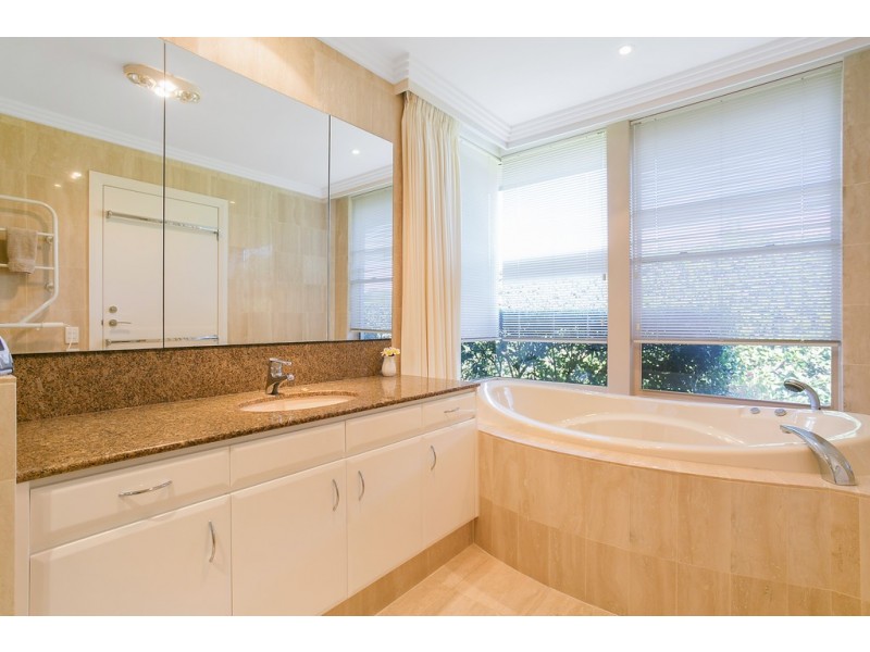 5106 Royal Pines Resort, 1 Ross Street, Benowa QLD 4217