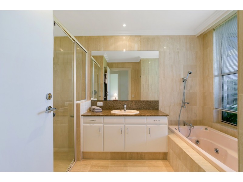 5106 Royal Pines Resort, 1 Ross Street, Benowa QLD 4217