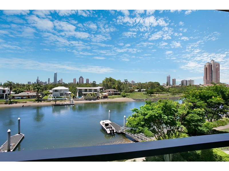 6 ‘Freshwater Point’ 33 TE Peters Drive, Broadbeach Waters QLD 4218