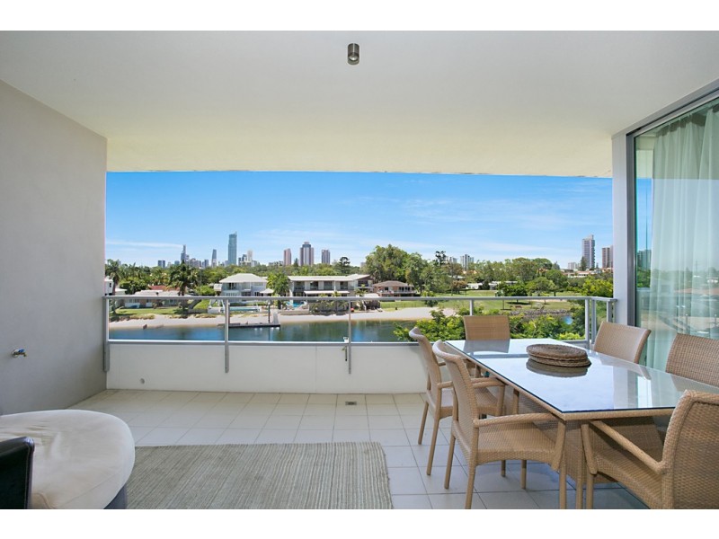 6 ‘Freshwater Point’ 33 TE Peters Drive, Broadbeach Waters QLD 4218