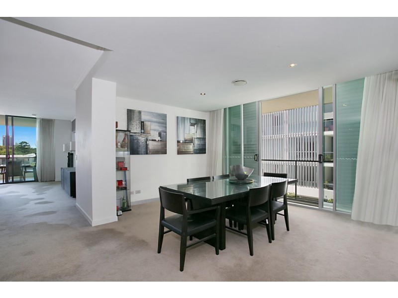 6 ‘Freshwater Point’ 33 TE Peters Drive, Broadbeach Waters QLD 4218