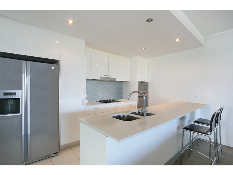6 ‘Freshwater Point’ 33 TE Peters Drive, Broadbeach Waters QLD 4218