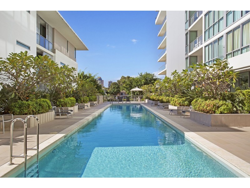 6 ‘Freshwater Point’ 33 TE Peters Drive, Broadbeach Waters QLD 4218