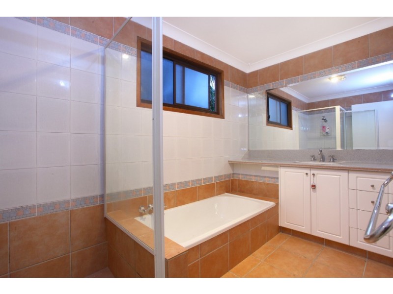 29 Kinarra Street, Ashmore QLD 4214