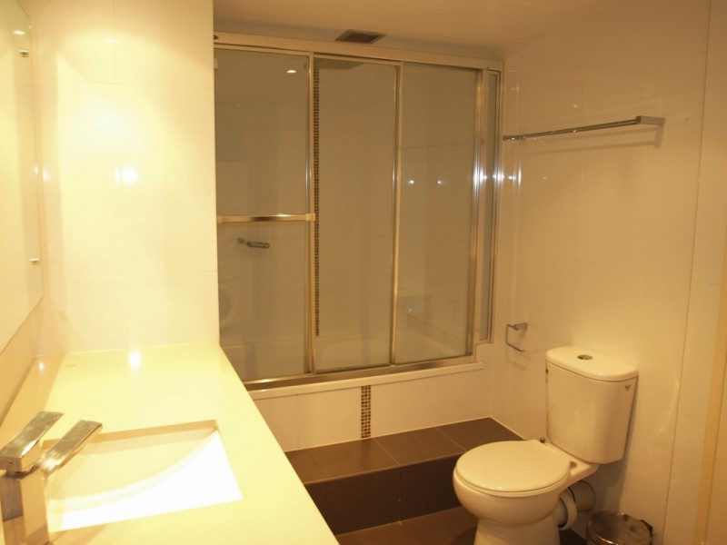 11D/50 Old Burleigh Road “Breakers North”, Surfers Paradise QLD 4217