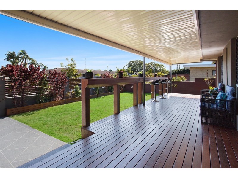 2/15 Adams Avenue, Miami QLD 4220